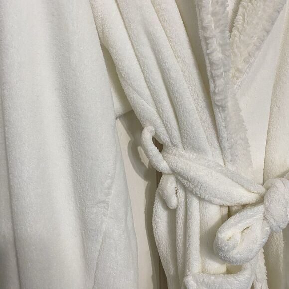 Pottery Barn Womens Size Large Soft Plush Robe Belted Long Sleeve White Cozy - Picture 5 of 13